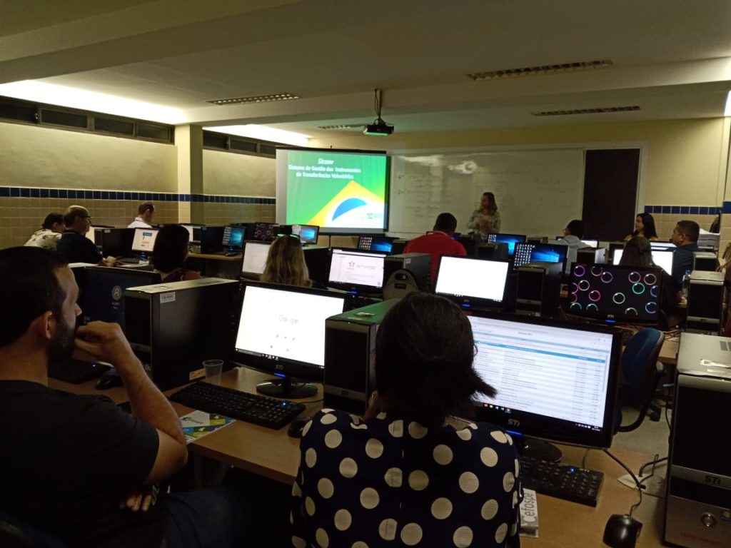 Escola de Controle Interno conclui mais uma semana de cursos