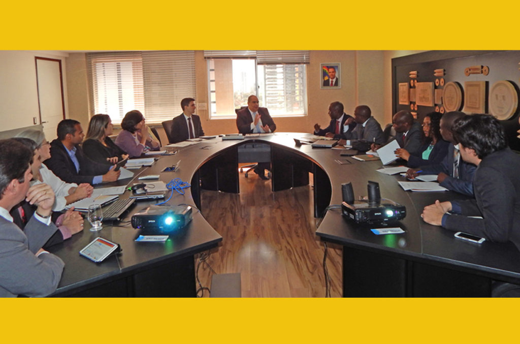 Ações do Controle Interno são apresentadas à Delegação de Moçambique