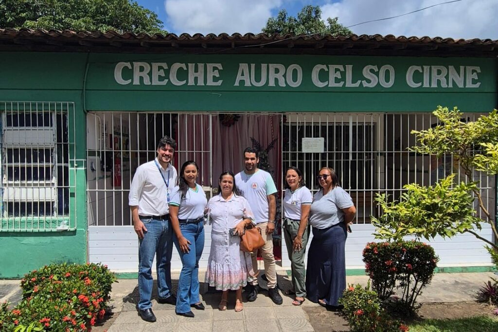 Natal Solidário da SCGE leva alegria e presentes para creche em Barreiros
